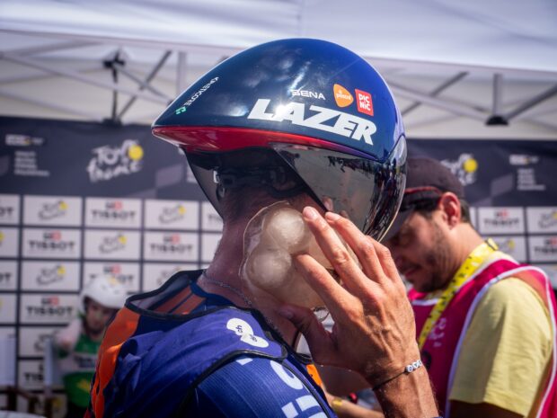 La UCI prohíbe los calcetines de hielo en los monos en el Tour de Francia