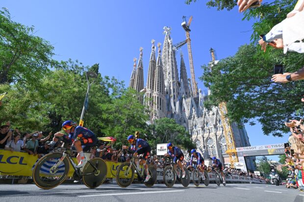 Bjarne Riis califica de "vergonzoso" el esfuerzo por equipos del Tour de Francia de Picnic-PostNL