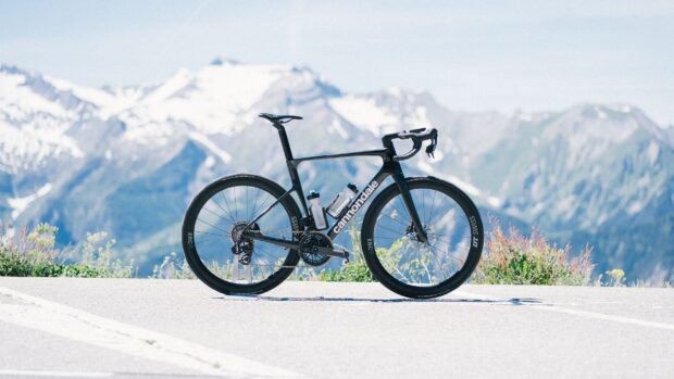Revisión de Cannondale SuperSix Evo 2026: es un placer conducirlo, pero ¿es realmente mejor que el anterior?