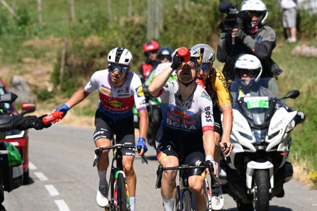 Por qué ir a la escapada es en realidad una manera astuta de combatir el calor en el Tour de Francia