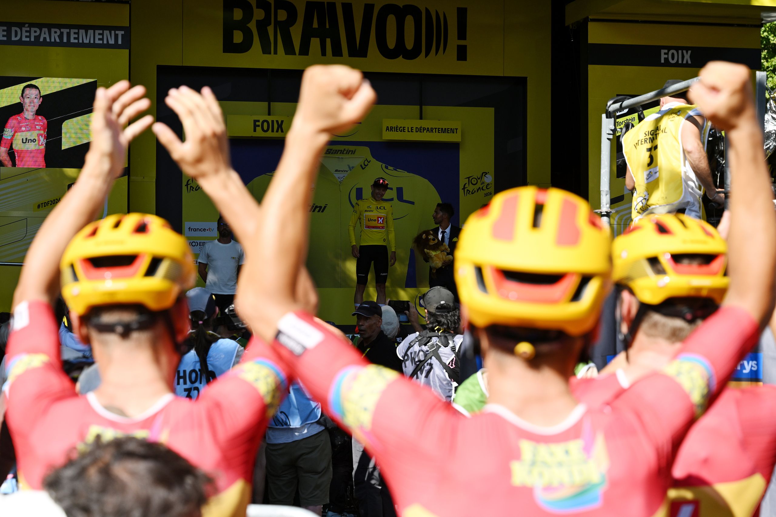 El maillot amarillo del Tour de Francia de Torstein Træen le da a Uno-X Mobility algo que celebrar