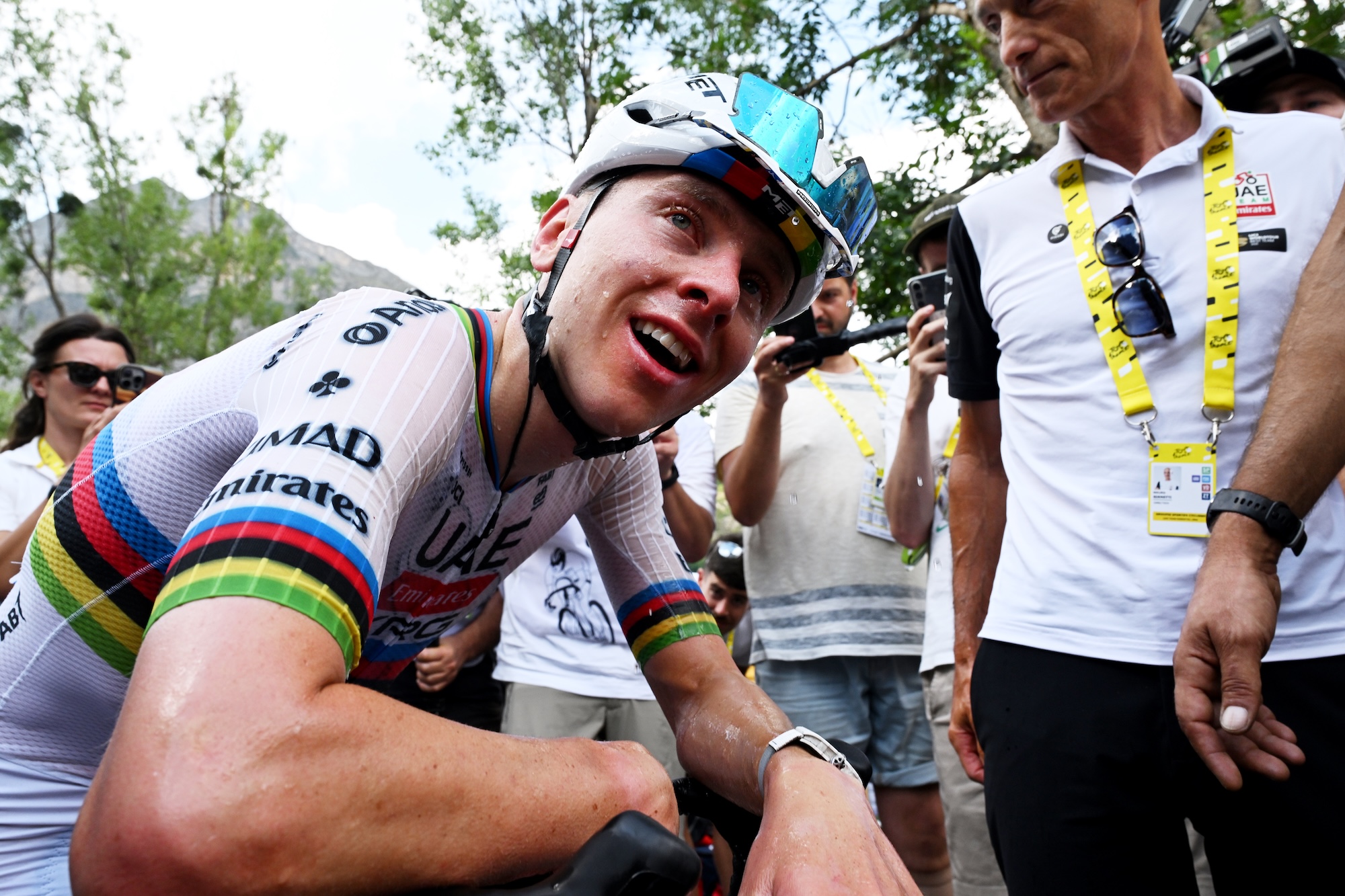 El ganador de la etapa Tadej Pogacar del UAE Team Emirates - XRG reacciona después de la etapa 6