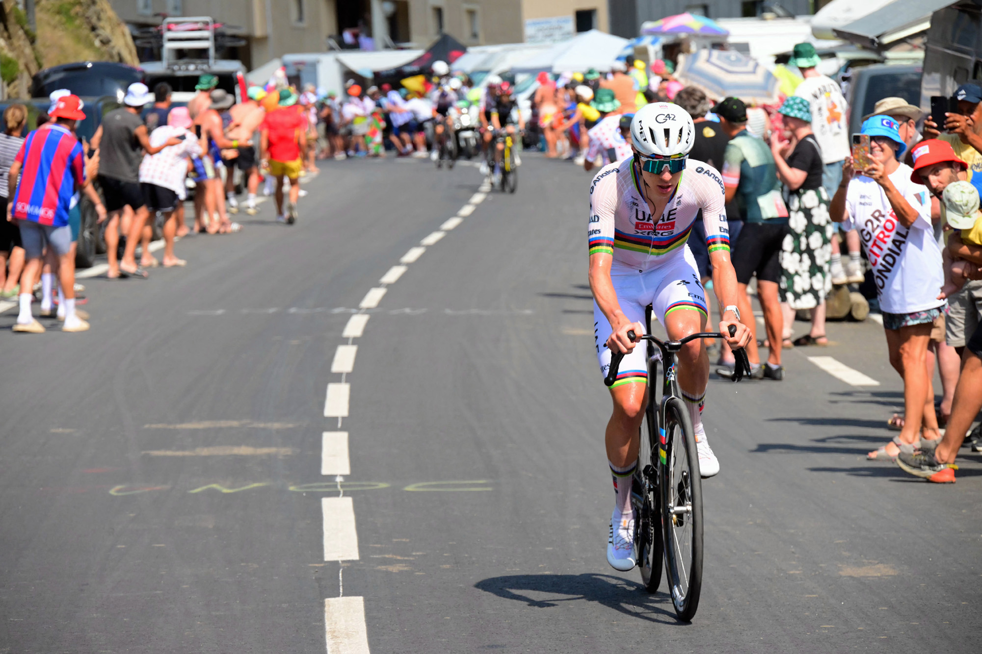 El esloveno Tadej Pogacar del equipo Emirates XRG de los Emiratos Árabes Unidos fotografiado en acción durante la etapa 6 de la carrera ciclista Tour de Francia 2026, una etapa de 186 km desde Pau a Gavarnie-Gedre, el jueves 9 de julio de 2026. La 113.ª edición del Tour de Francia comienza el sábado 4 de julio en Barcelona, ​​España, y terminará en París, Francia, el 26 de julio. FOTO BELGA POOL BERNARD PAPON (Foto de POOL BERNARD PAPON / BELGA MAG / Belga / AFP vía Getty Images)