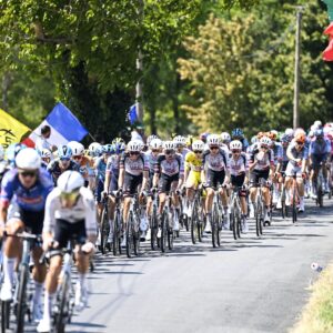 'Los tres o cuatro equipos más ricos absorben a los mejores corredores jóvenes': el director del Tour de Francia respalda el tope salarial para el ciclismo profesional
