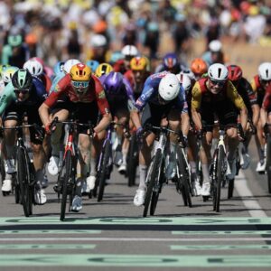 "No saben la diferencia entre una vaca y un caballo": el ex velocista critica al jurado del Tour de Francia tras la debacle del descenso de Philipsen