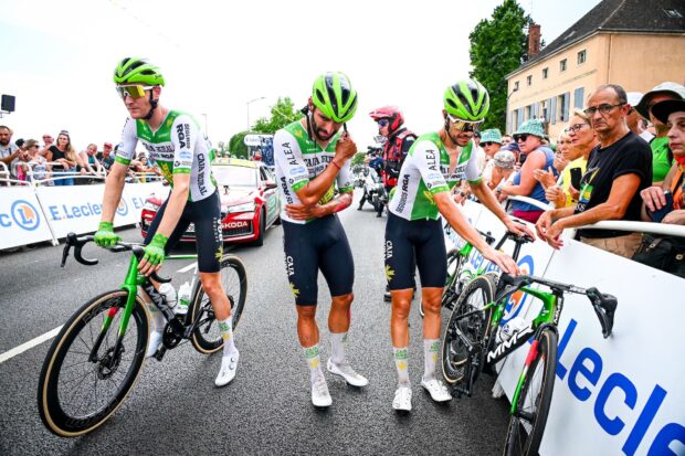'Él era nuestra gran esperanza para la victoria' - El ex líder del Tour de Francia Fernando Gaviria se retira con una fractura de clavícula