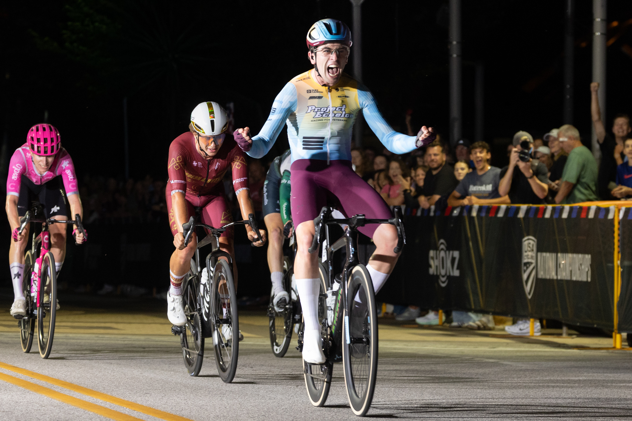 Luke Elphingstone (Project Echelon Racing) se hace con el título de criterio de élite masculino 
