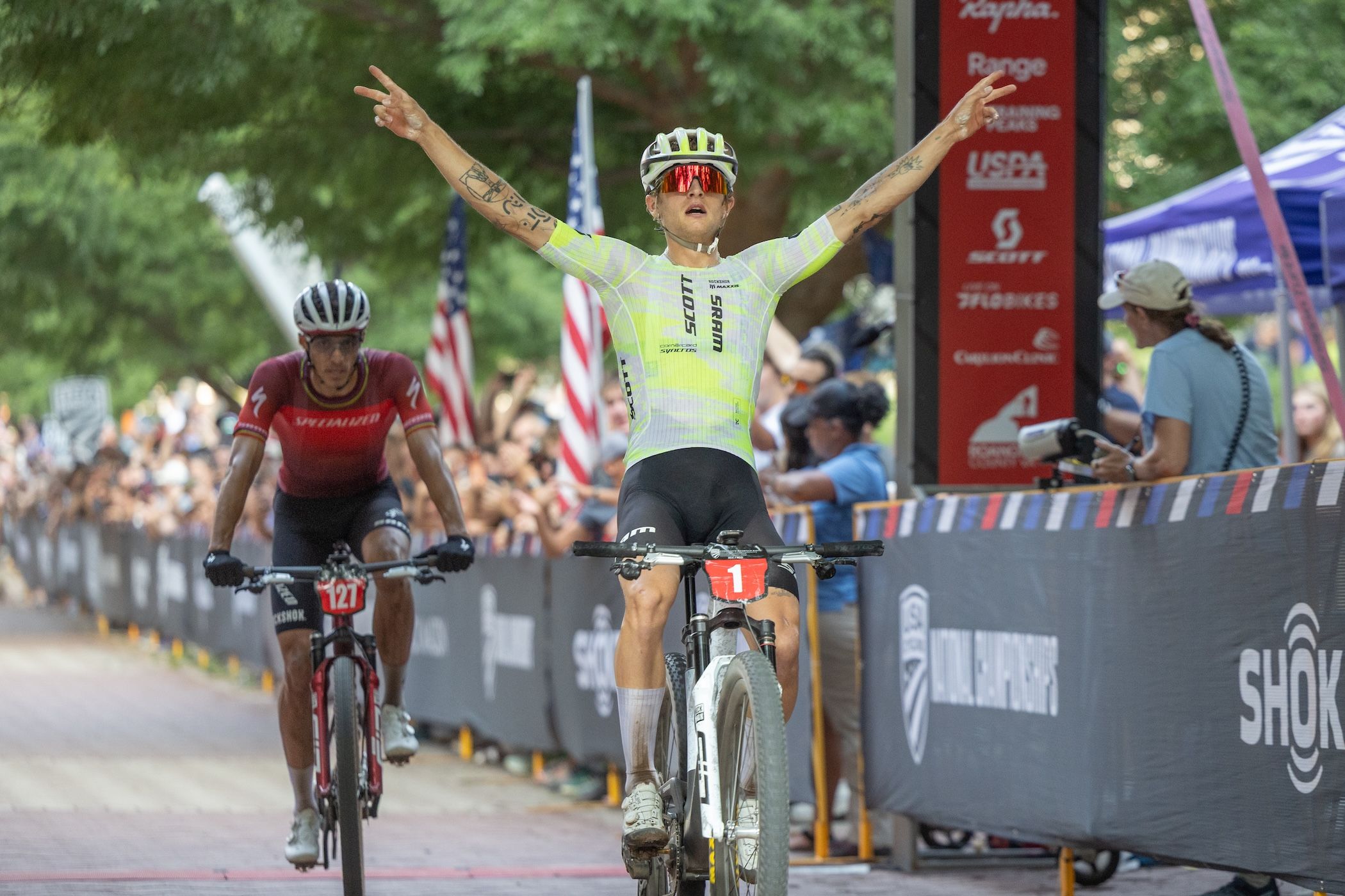 El ganador de Andorra, Bjorn Riley, supera a Christopher Blevins y logra un segundo título nacional de ciclismo de montaña de EE. UU. en pista corta de cross-country.