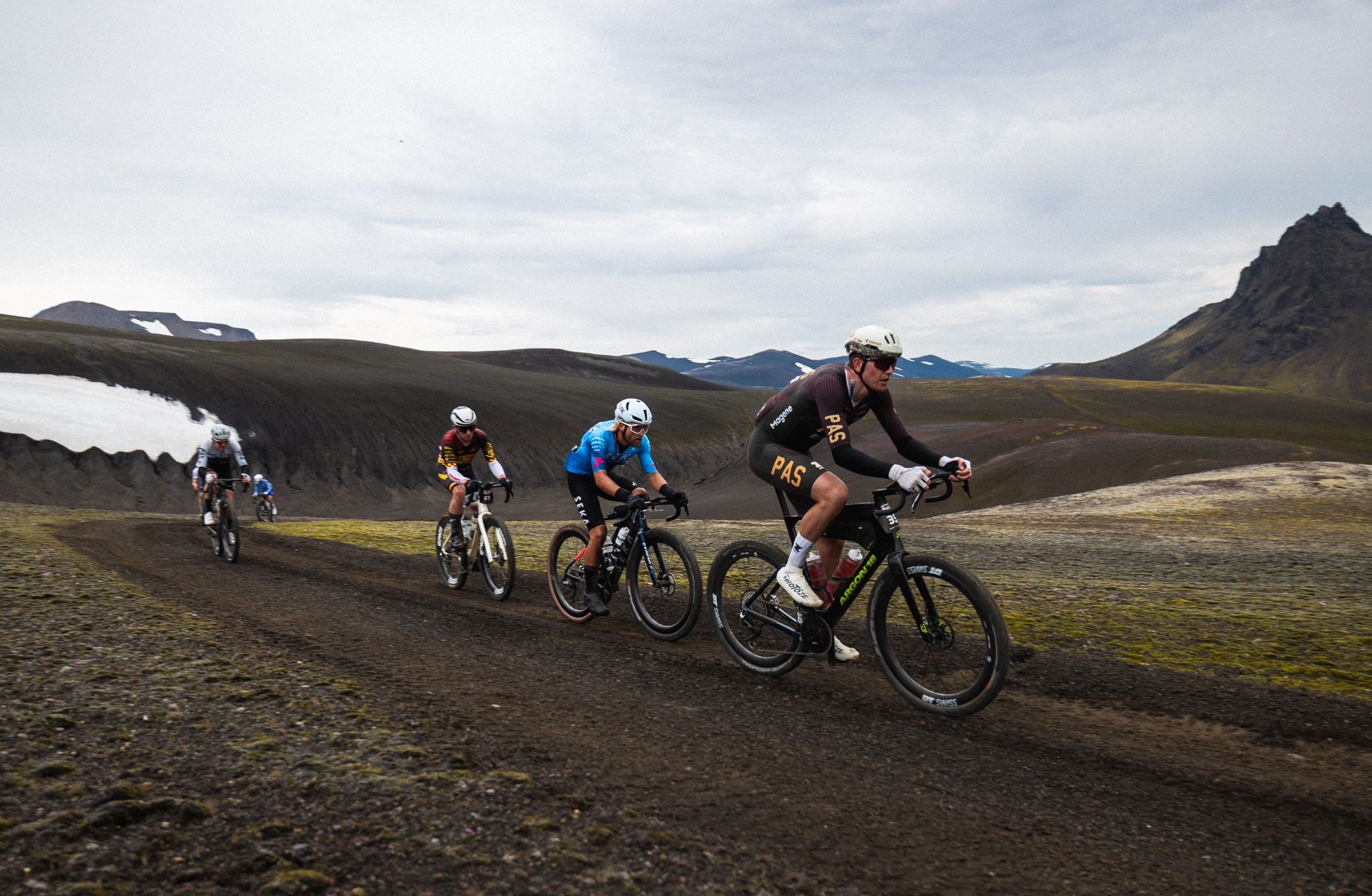Líderes en la carrera élite masculina de 200 km