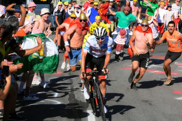 "Me alegro de que Urška no venga con mi coche": Tadej Pogačar se preparó para el ambiente "loco" de Alpe d'Huez en el Tour de Francia