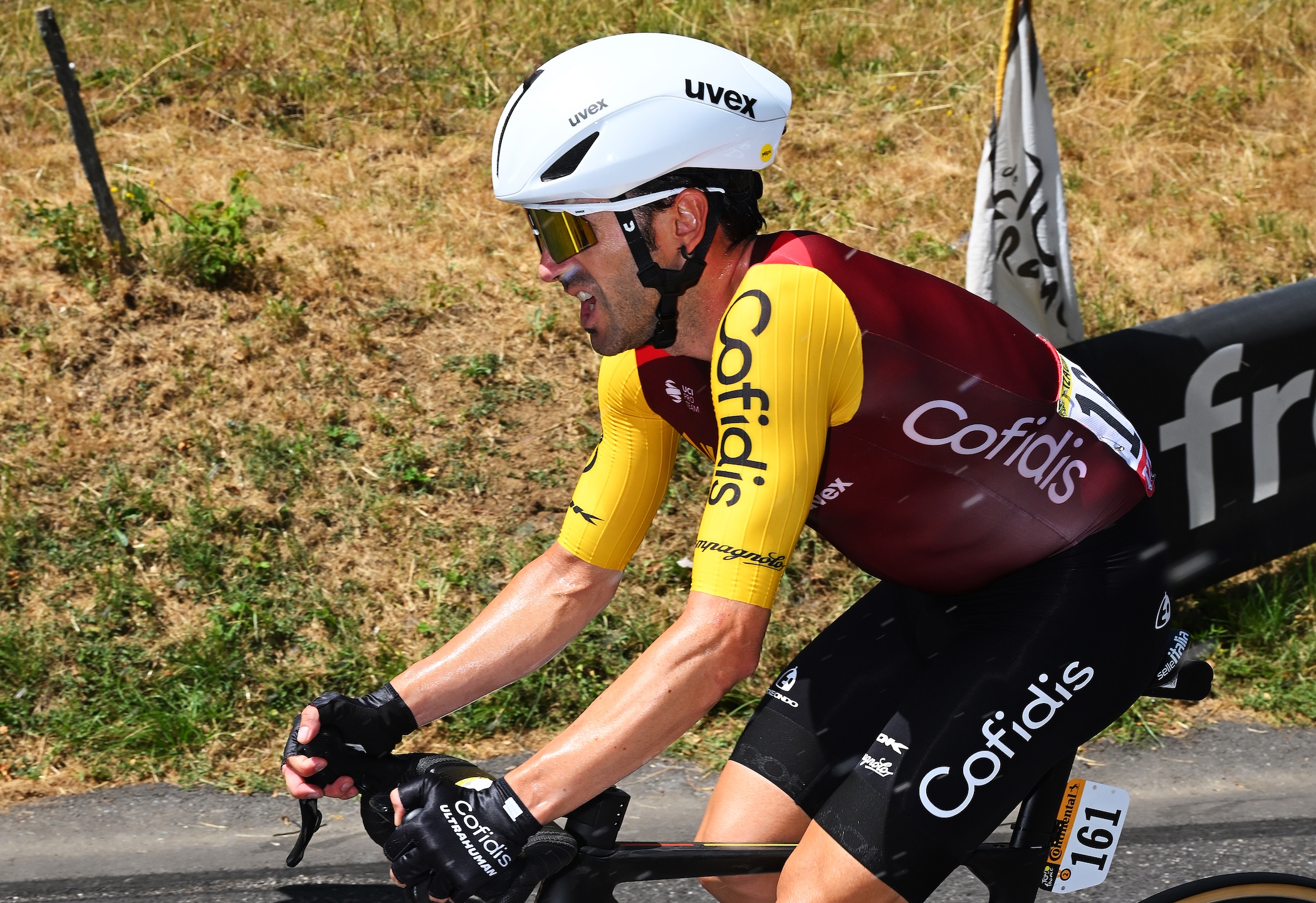 VOIRON, FRANCIA - 22 DE JULIO: Ion Izagirre de España y el equipo Cofidis compiten durante el 113º Tour de Francia 2026, etapa 17, una etapa de 174,7 km desde Chambery a Voiron / #UCIWT / el 22 de julio de 2026 en Voiron, Francia. (Foto de Tim de Waele/Getty Images)