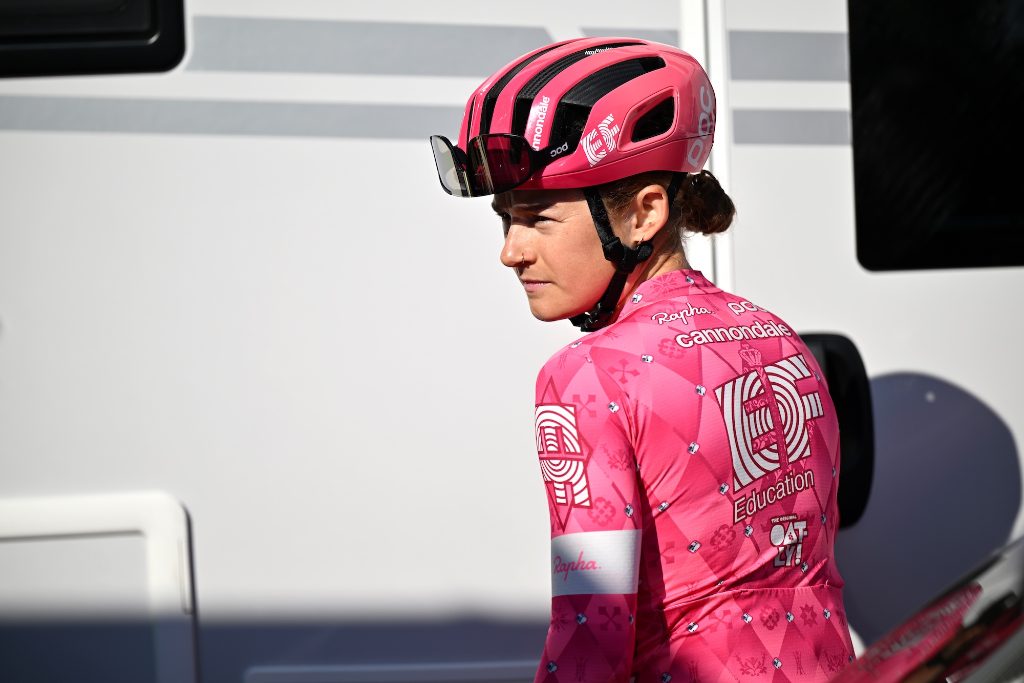 La estadounidense Veronica Ewers corrió por última vez hace 11 meses para EF Education-Oatly y luego detuvo su carrera deportiva por razones de salud.