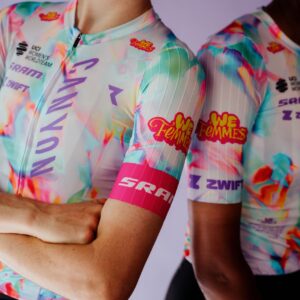 Canyon-SRAM presenta una colorida equipación para el Tour de France Femmes que respalda la nueva y ambiciosa campaña 'We Femmes'