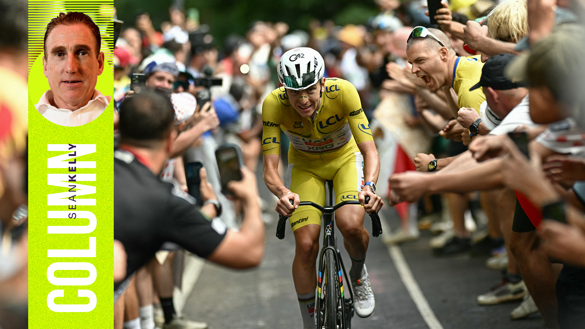 Tadej Pogacar con el maillot amarillo en la 14ª etapa del Tour de Francia. Izquierda: foto de perfil de Sean Kelly con 'columna' redacción (Foto de Loic VENANCE / AFP vía Getty Images)
