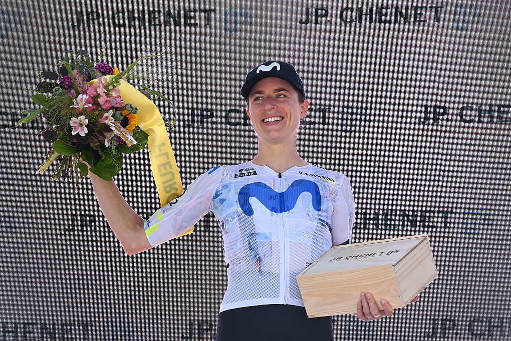 Reusser en el podio del Tour de Suiza