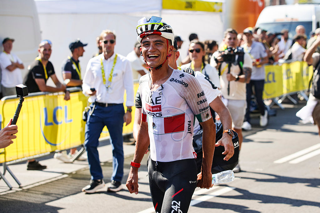 Etapa 2 del Tour de Francia: Isaac del Toro tras conseguir la victoria