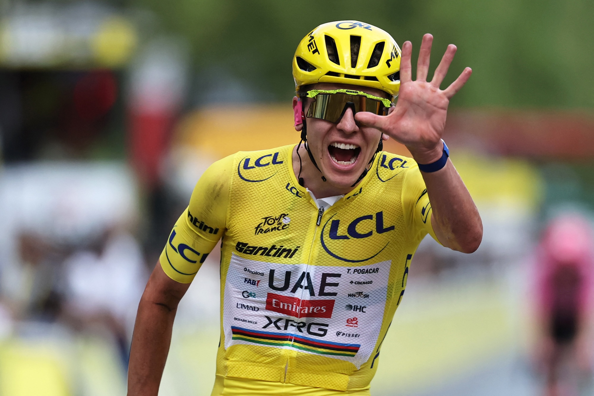 Tour de Francia: Tadej Pogačar realiza una agresiva etapa 21 y termina sano y salvo para su quinta victoria en la general