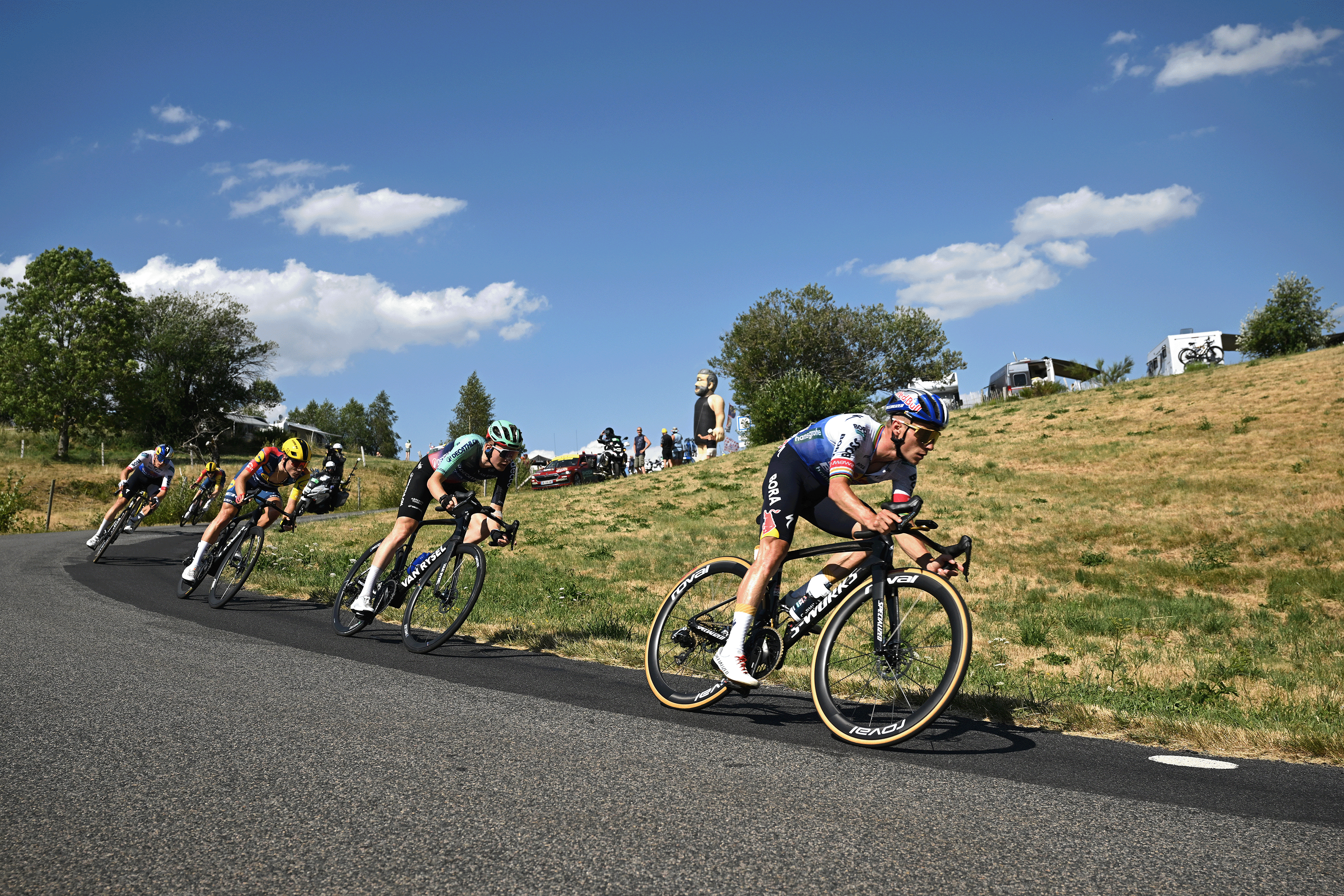 Remco Evenepoel lidera un grupo general que incluye a Paul Seixas y Juan Ayuso en la etapa 10 del Tour de Francia en 2026