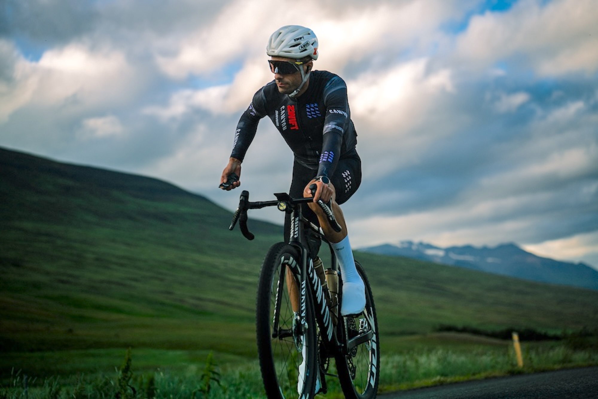 Freddy Ovett viaja a FKT en Islandic Divide en julio de 2026