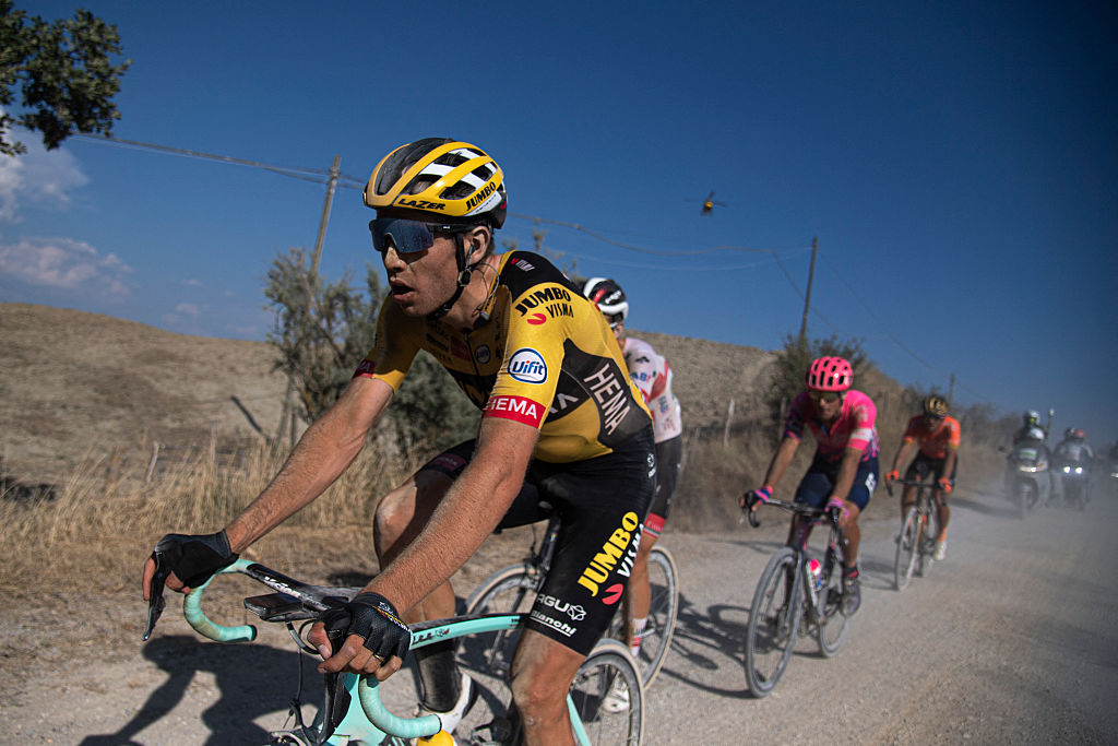 Strade Bianche 2020: Wout van Aert camino a la victoria 