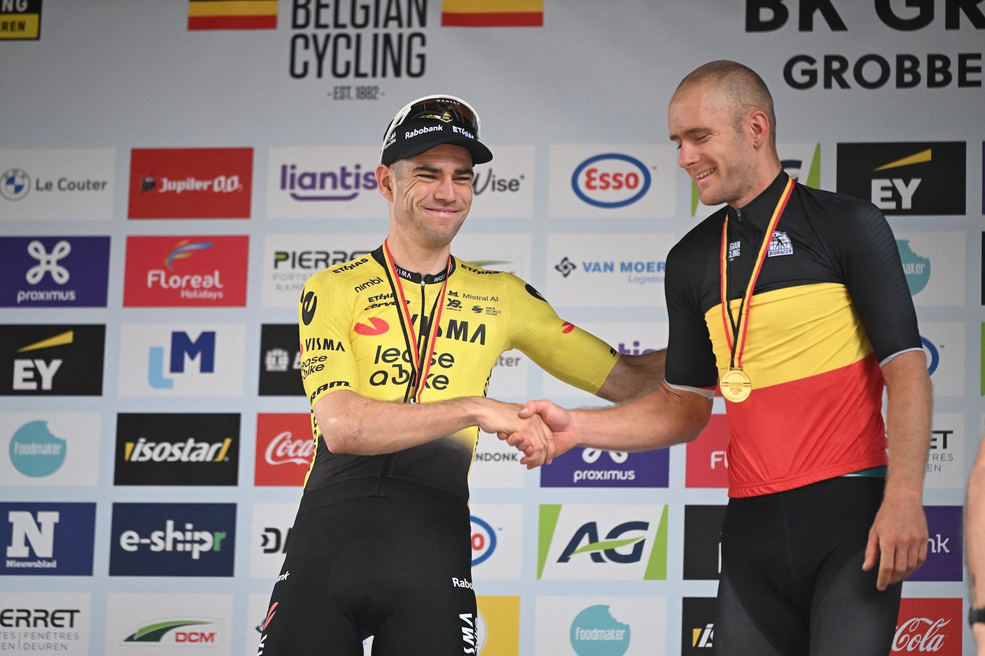 Calambres y piel de gallina cuando Wout van Aert fue derrotado por su compañero de entrenamiento Daan Soete en el Campeonato Belga de Gravel