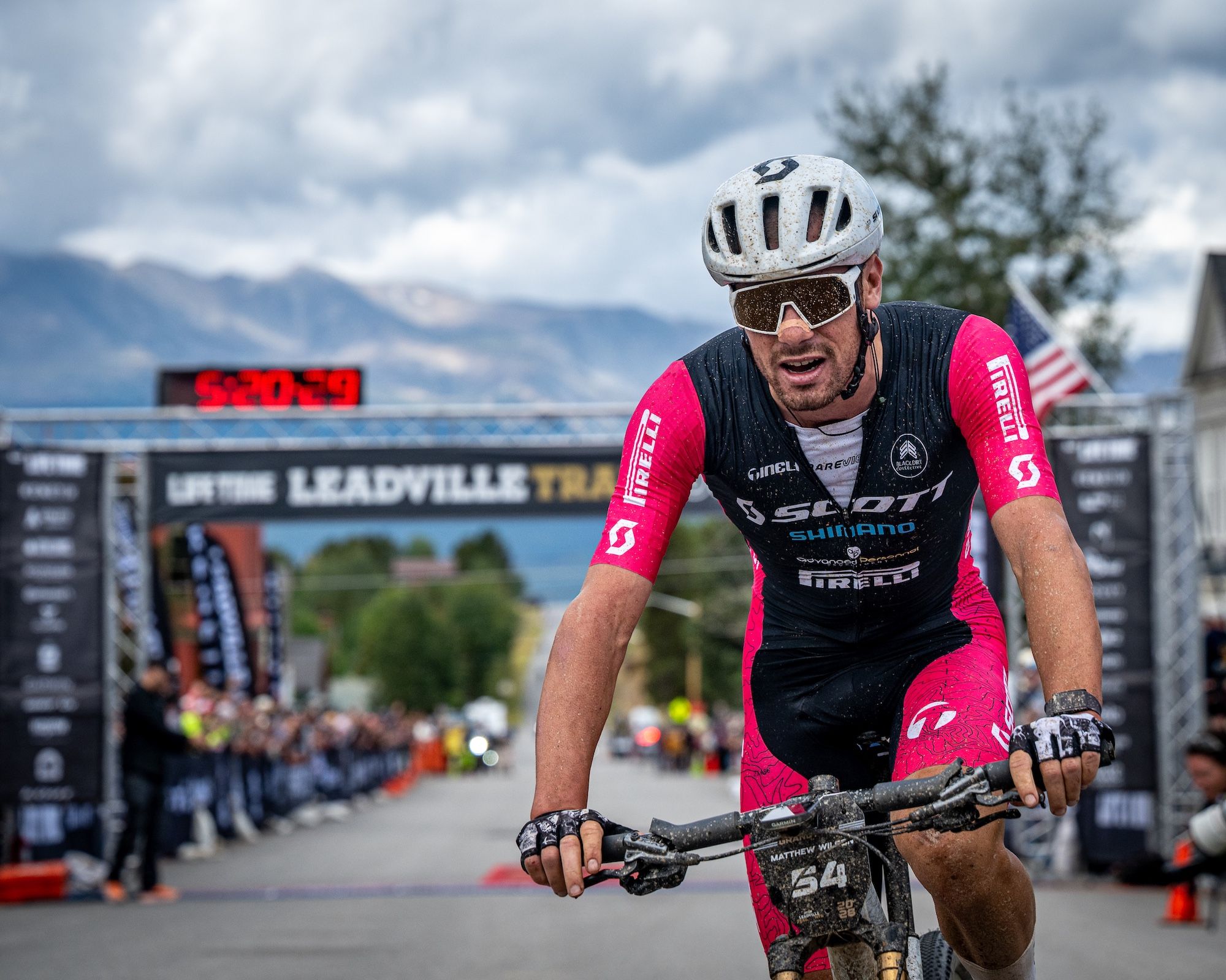 'Finalmente todo salió según lo planeado': Matthew Wilson de Nueva Zelanda supera finales frustrados para conseguir el primer podio del Life Time Grand Prix en Leadville