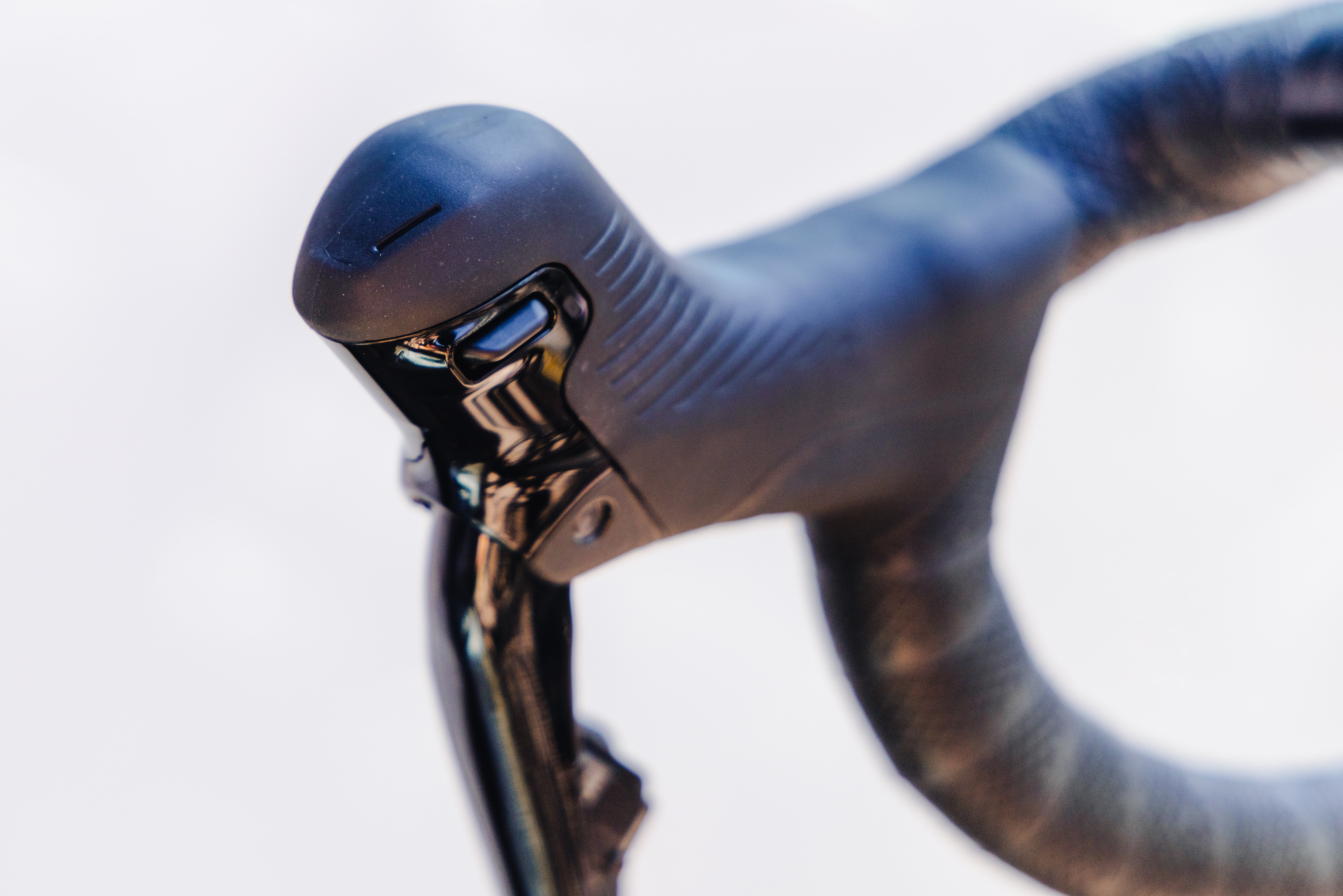Un primer plano de un nuevo grupo Shimano Dura Ace
