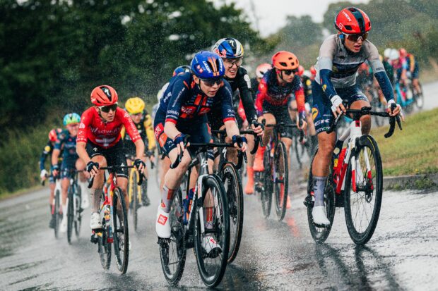 "Me ha tomado un tiempo convertirme en una corredora consistente": Josie Nelson continúa la temporada más fuerte hasta el momento en sus carreteras locales en el Tour de Gran Bretaña Femenino