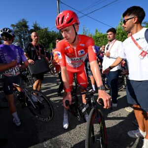 'Cuando Wout se va, hay que reaccionar': Tadej Pogačar mantiene el liderato de la Vuelta a España tras un candente duelo final con Van Aert