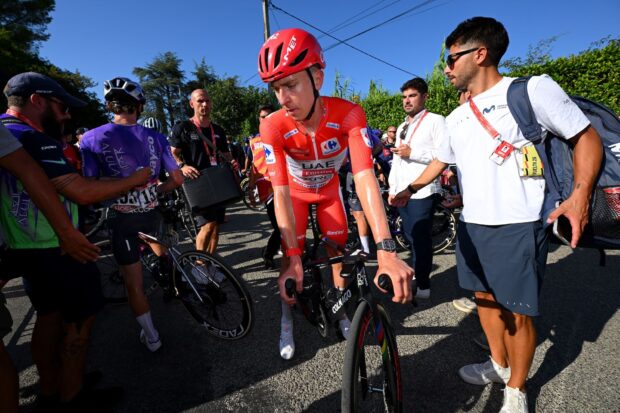 'Cuando Wout se va, hay que reaccionar': Tadej Pogačar mantiene el liderato de la Vuelta a España tras un candente duelo final con Van Aert