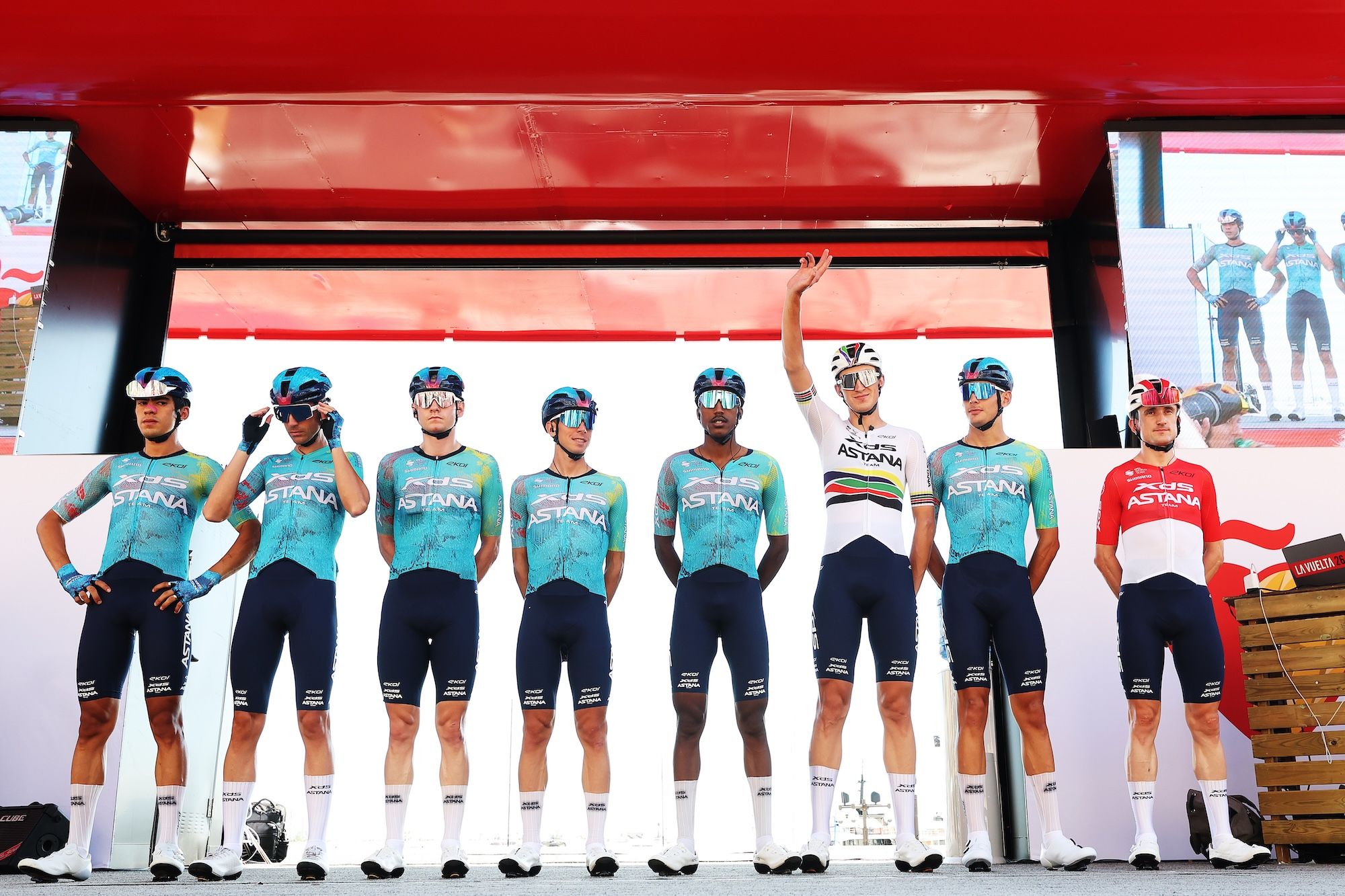 'Fue justo que lo consiguiera' - Alessandro Romele acepta la tarjeta amarilla por el accidente que provocó que Luca Van Boven abandonara la Vuelta a España