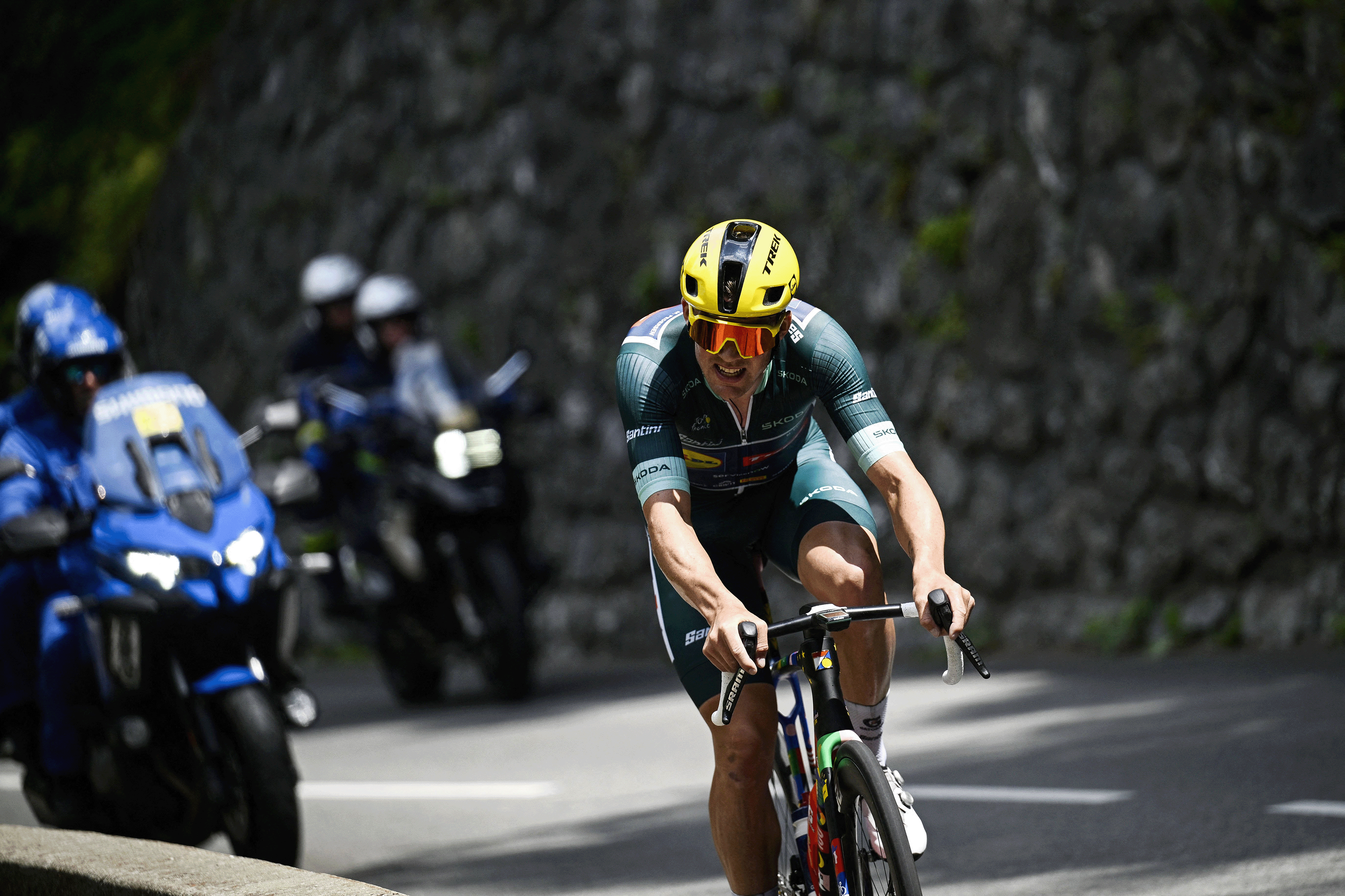 Mads Pedersen de Lidl-Trek compite con el maillot verde de clasificación de puntos en la etapa 20 del Tour de Francia