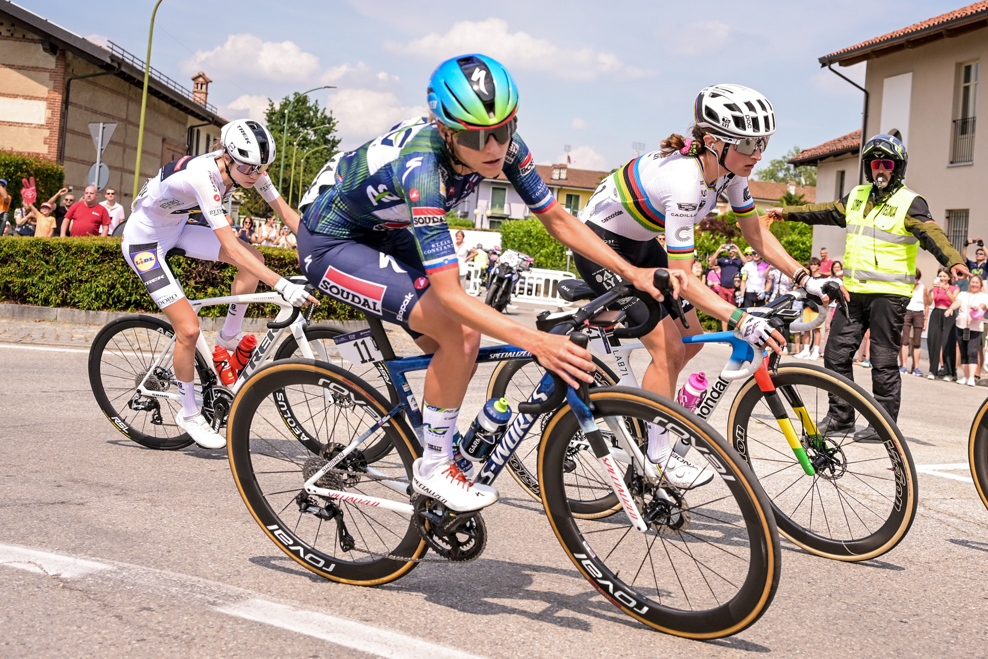 Urska Zigart del AG Insurance - Soudal Team recorre San Lazzaro, Saluzzo, durante la novena etapa del Giro d'Italia Femminile 2026, Saluzzo-Saluzzo, el 7 de junio de 2026. (Foto de Andrea Amato/NurPhoto vía Getty Images)