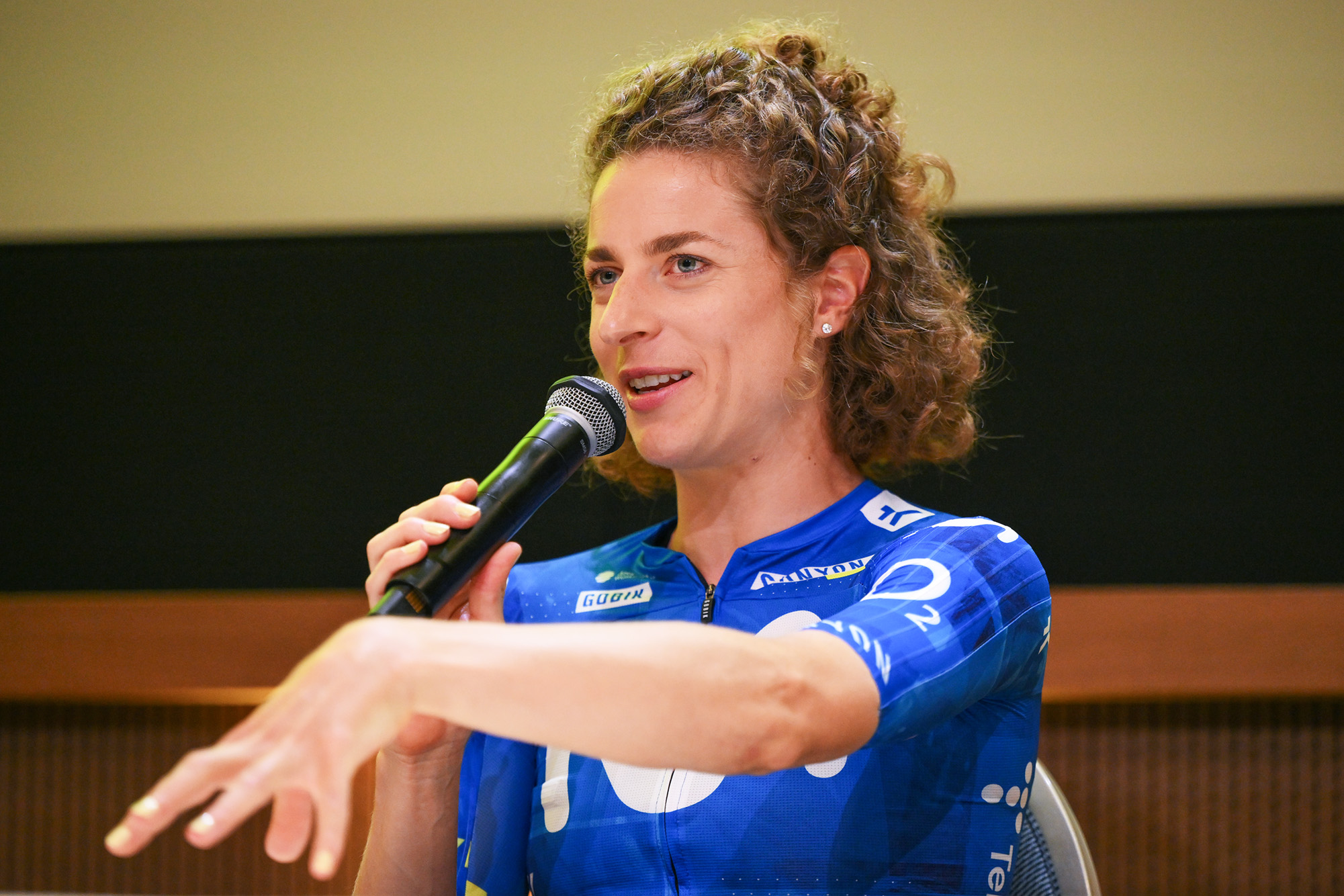 LAUSANA - 31 DE JULIO: Marlen Reusser de Suiza y Team Movistar se reúne con la prensa durante el 5to Tour de Francia Femmes 2026, conferencia de prensa / #UCIWWT / el 31 de julio de 2026 en Lausana, Francia. (Foto de Alex Broadway/Getty Images)
