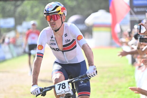 Después del título mundial de MTB, Tom Pidcock se centra en el Campeonato Mundial de Ruta UCI con preparación en Canadá