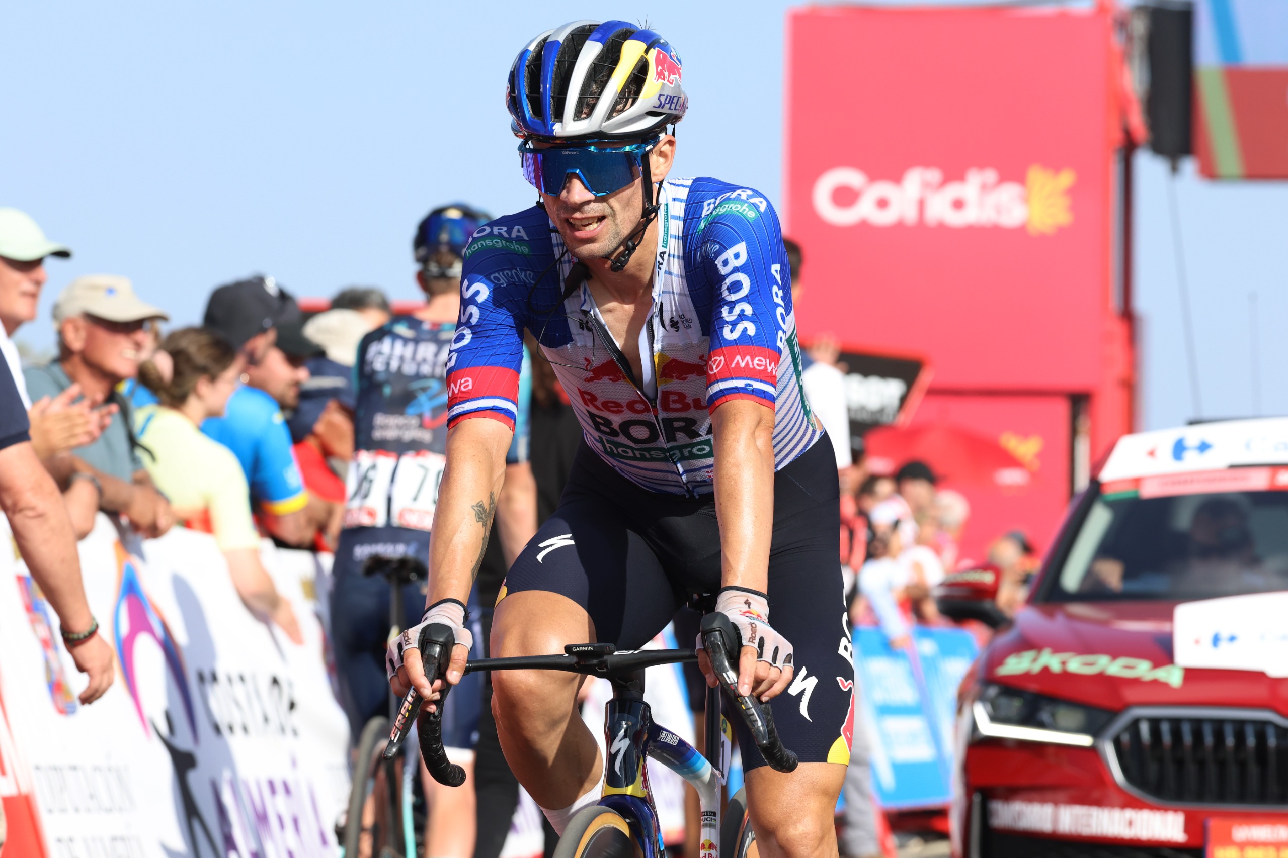 Primoz Roglic finaliza la etapa 12 de la Vuelta a España