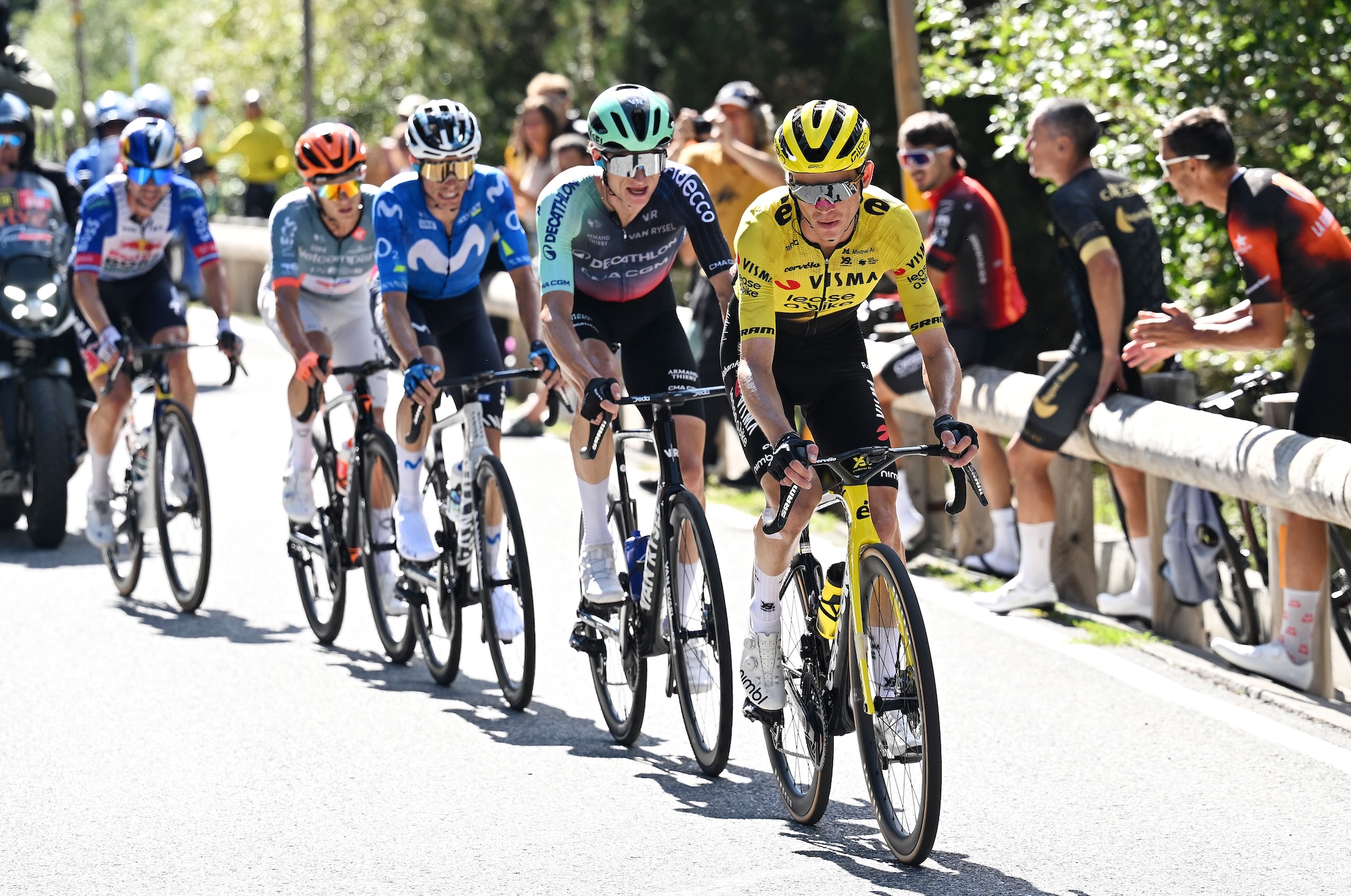 Sepp Kuss lidera a Felix Gall y Enric Mas en el grupo perseguidor detrás de Tadej Pogačar en el camino a Andorra la Vella en la cuarta etapa de la Vuelta a España