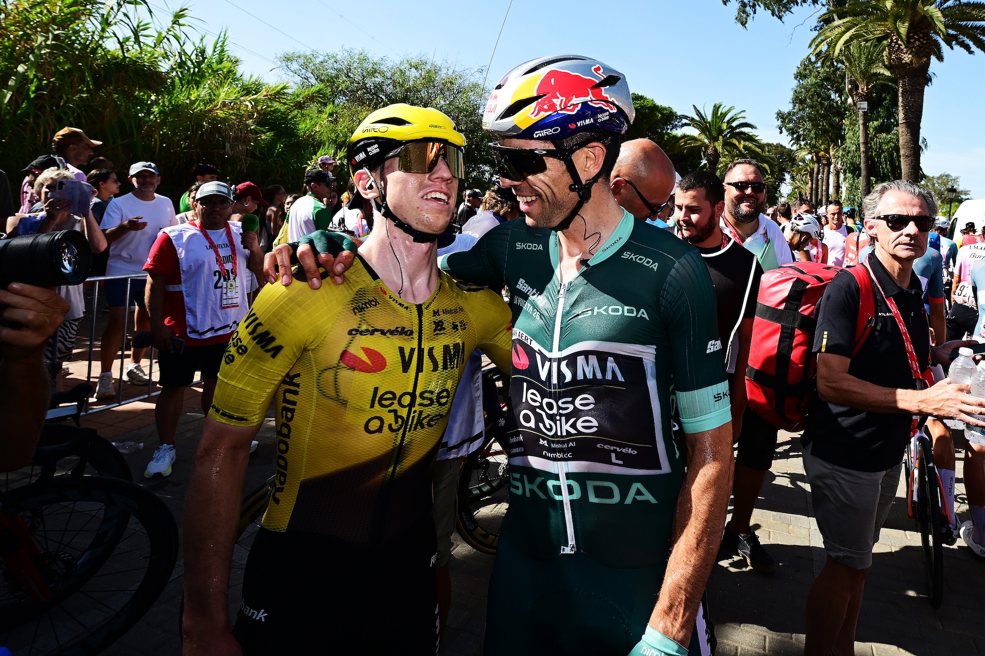 PALOS DEMatthew Brennan y Wout Van Aert reaccionan tras la etapa 16 de La Vuelta a España