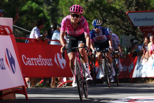 "Es el tipo de persona que buscará cada oportunidad" – Sin nada que demostrar, ¿causará Richard Carapaz el caos a Enric Mas en la última etapa de montaña de la Vuelta a España?