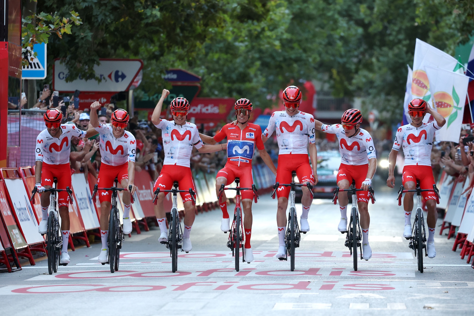 El ganador final de la general, Enric Mas y Movistar en la etapa 21 de la Vuelta a España