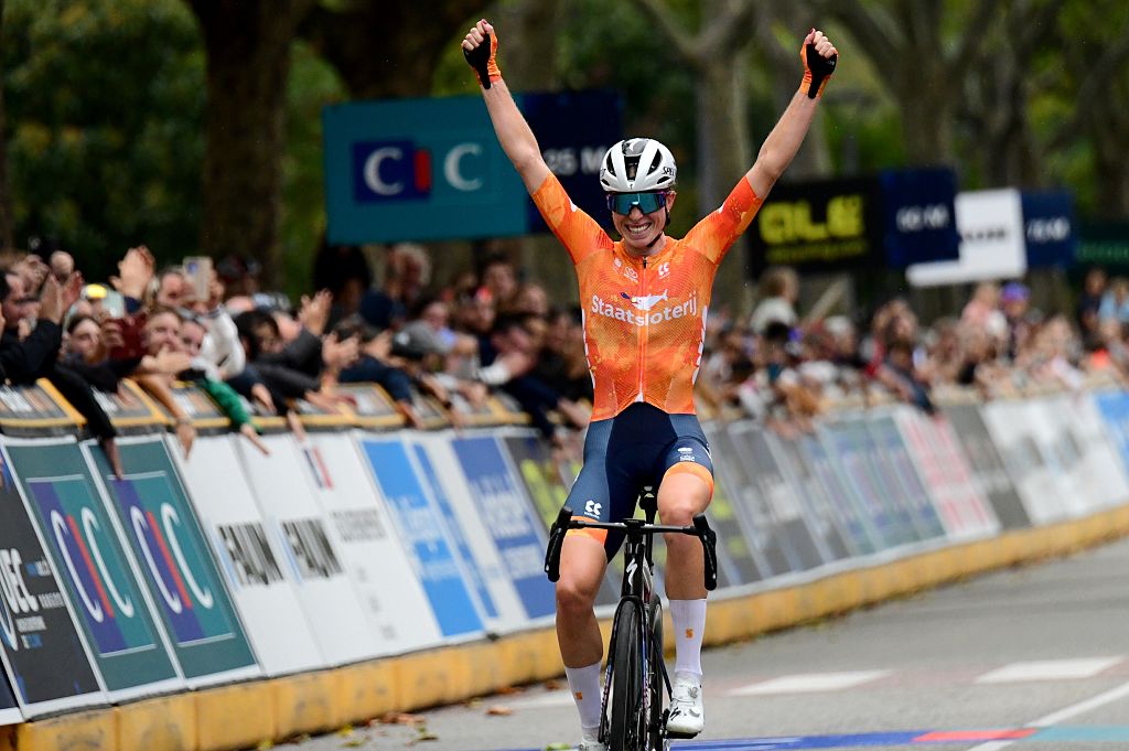 La holandesa Demi Vollering se corona campeona de Europa por primera vez. (Foto de Romain Doucelin/NurPhoto vía Getty Images)