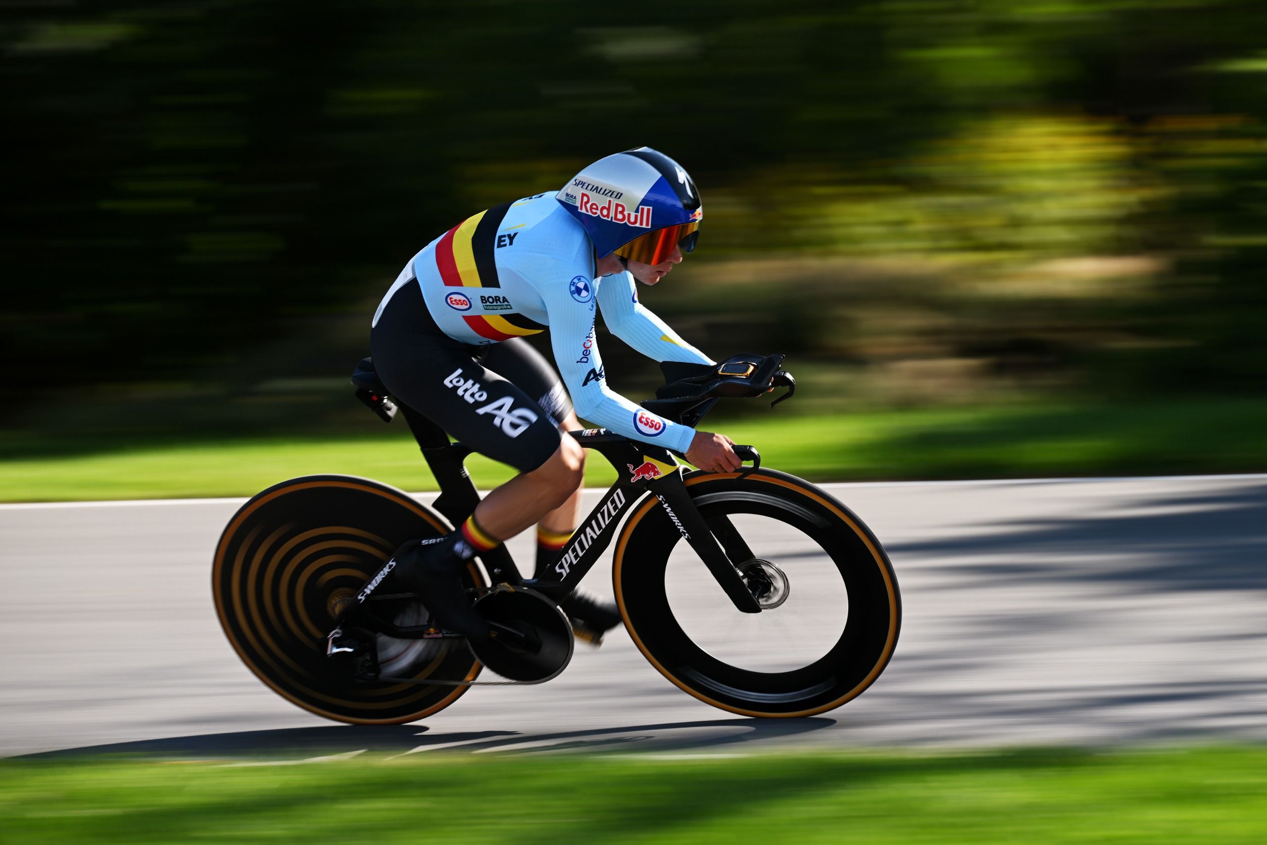 'He mejorado mucho en las curvas con una moto de contrarreloj': Remco Evenepoel presenta una nueva arma para dominar el rendimiento en el Campeonato del Mundo