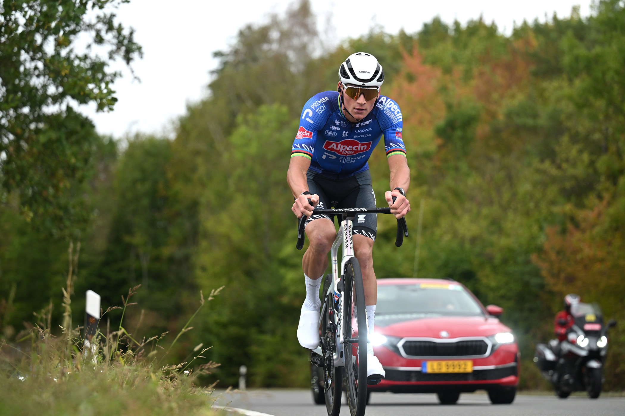 LUXEMBOURG-LIMPERTSBERG, LUXEMBURGO - 20 DE SEPTIEMBRE: Mathieu Van Der Poel de Holanda y Team Alpecin - Premier Tech compite en la escapada durante el 86.o Skoda Tour de Luxemburgo 2026, etapa 5, una etapa de 177 km desde Mersch a Luxemburgo-Limpertsberg el 20 de septiembre de 2026 en Luxemburgo-Limpertsberg, Luxemburgo. (Foto de Luc Claessen/Getty Images)