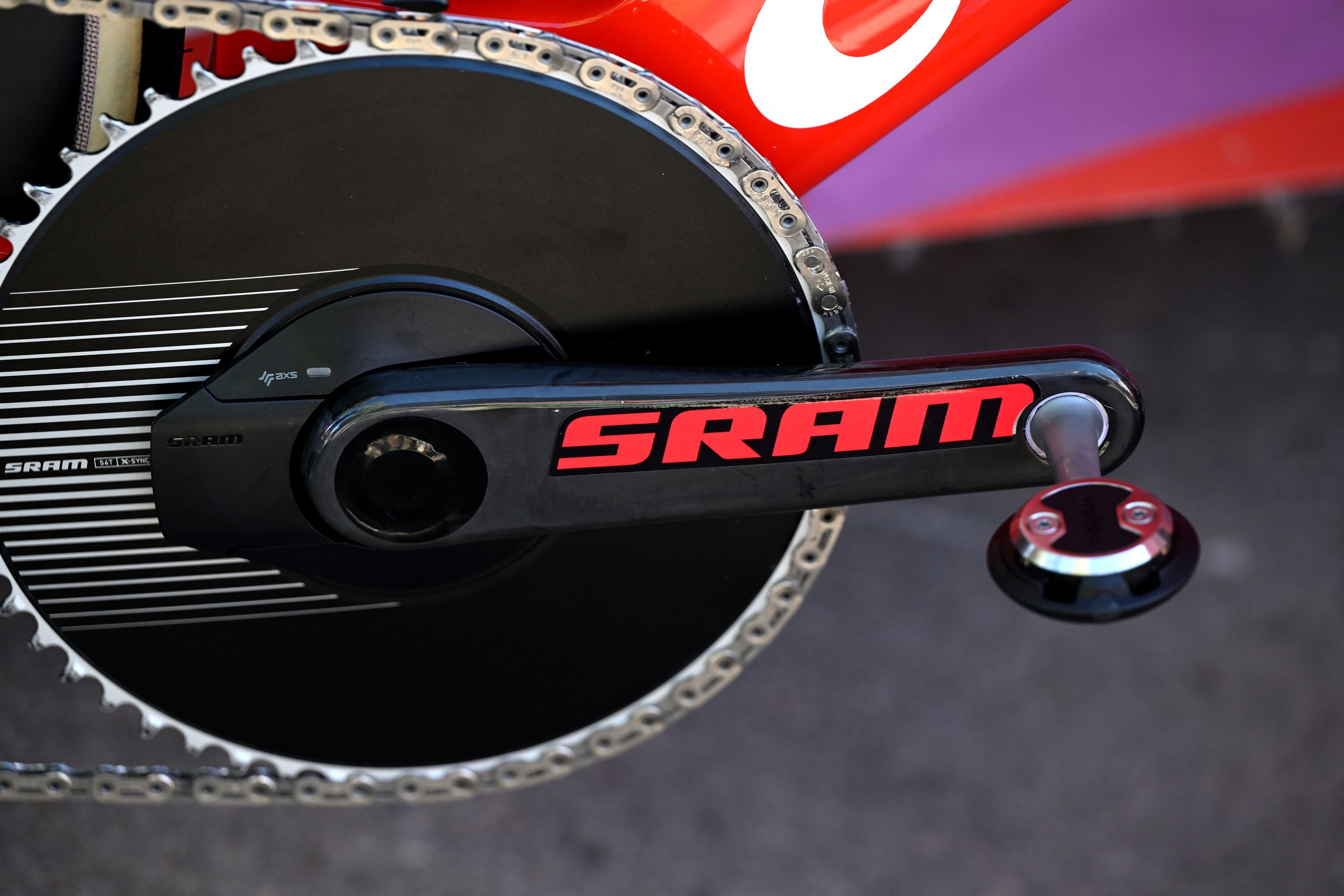 ¿El fin del doble triángulo o un nuevo límite de peso para las bicicletas? La UCI anuncia una revisión de la Carta de Lugano que rige los reglamentos técnicos