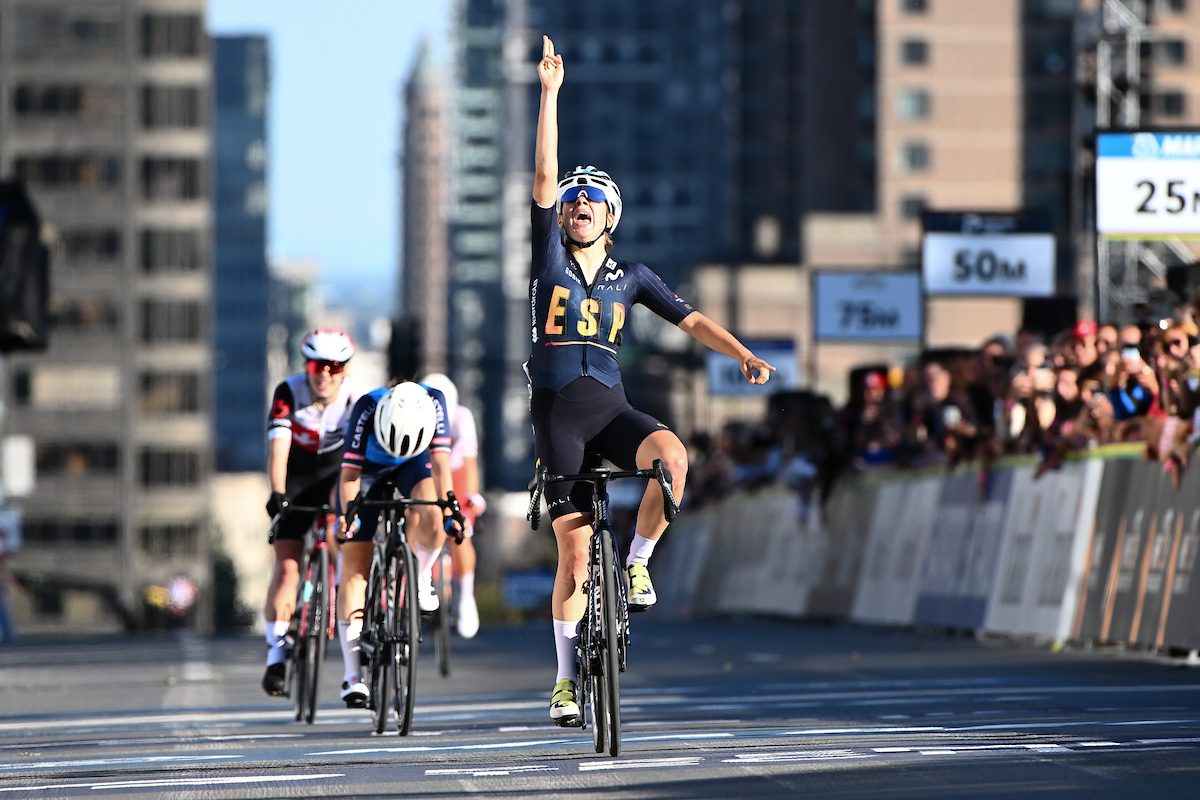 Carrera en ruta femenina junior - Alejandra Neira (España) gana la carrera en ruta femenina junior y se convierte en campeona del mundo