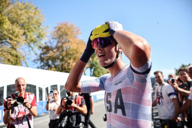 "Una vez que me escapé, simplemente me comprometí": Ashlin Barry nunca chocó contra la pared, ni quedó atrapada ni tropezó en su camino hacia su primera medalla de oro en el Mundial de Ruta.