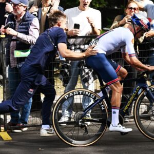 Tom Pidcock abandona las ruedas del equipo comercial a favor de una mejora en el Campeonato Mundial de Ruta