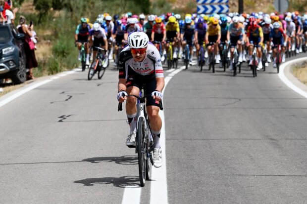 'Estamos enviando vibraciones curativas a Tadej': los compañeros del UAE Team Emirates-XRG en la Vuelta a España luchan por el lesionado Pogačar desde lejos