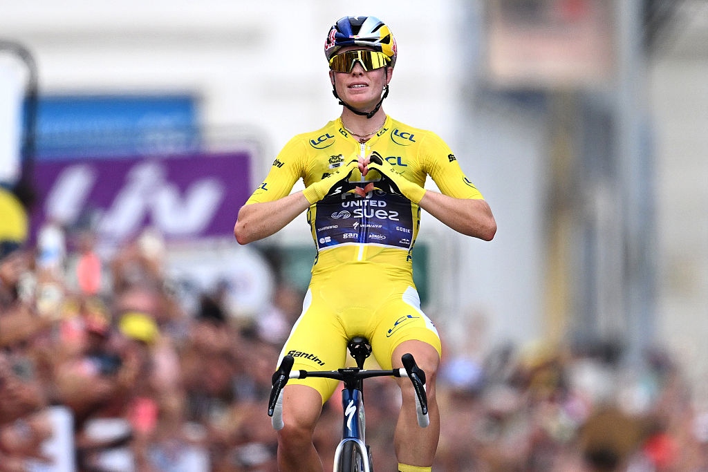 Demi Vollering (FDJ United - SUEZ) gana la etapa 9 y la clasificación general del Tour de Francia Femmes avec Zwift 2026. (Foto de Tim de Waele/Getty Images)