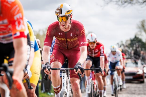 El corredor estadounidense Ezra Caudell permanece en el hospital con un 'traumatismo multisistémico' después del accidente del Philadelphia Cycling Classic